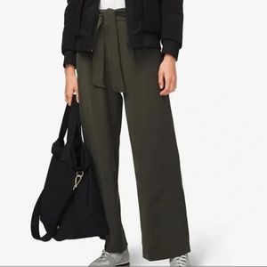 LULULEMON | Womens Size 8 Dark Olive Green Noir Pant